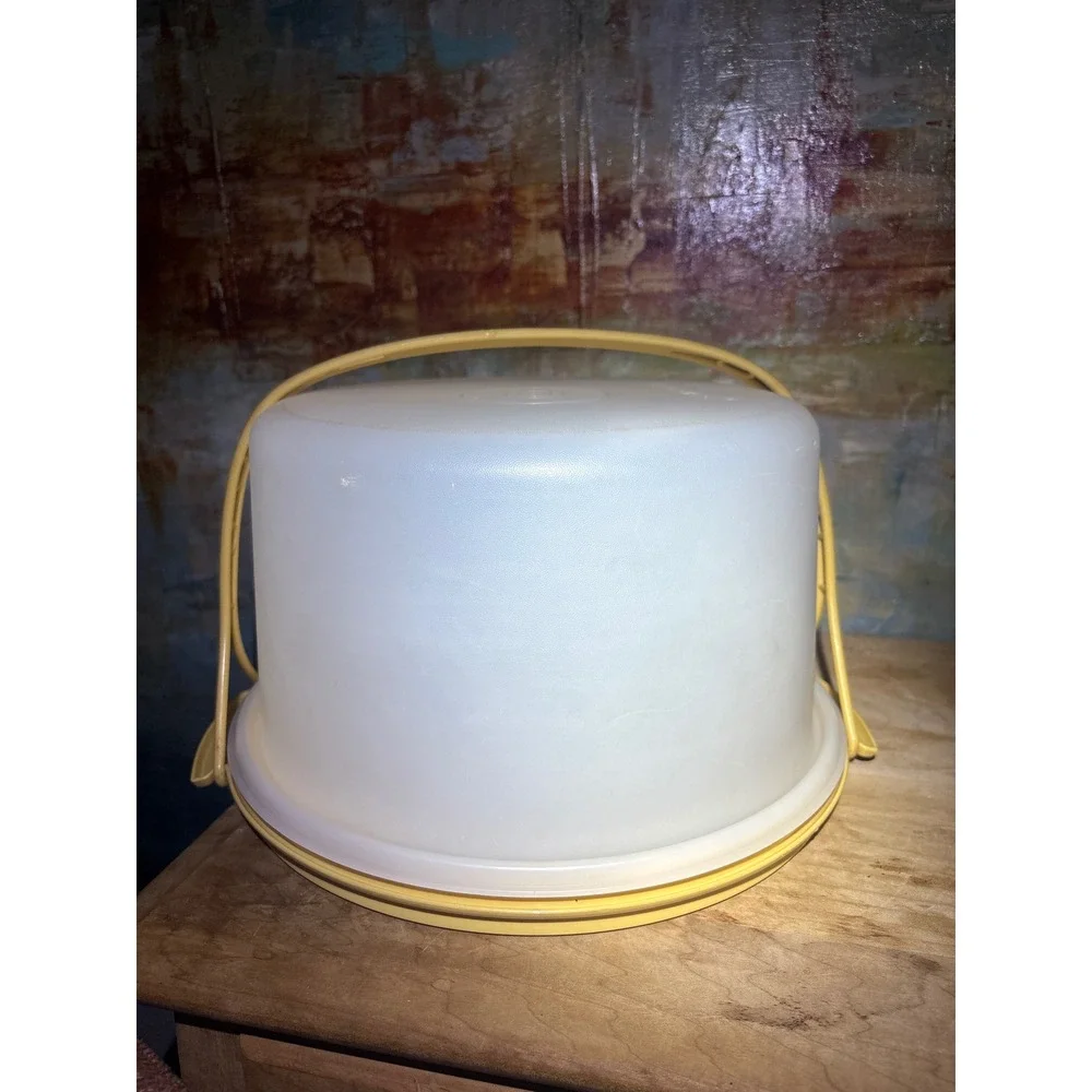 Vintage Tupperware Round Cake Taker Carrier Harvest Yellow 12 Inch 684 682 683